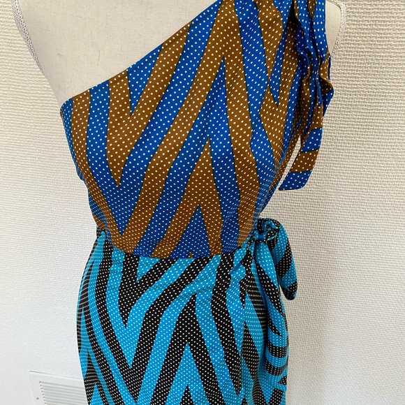 Diane Von Furstenberg one-shoulder dress - Picture 3 of 7